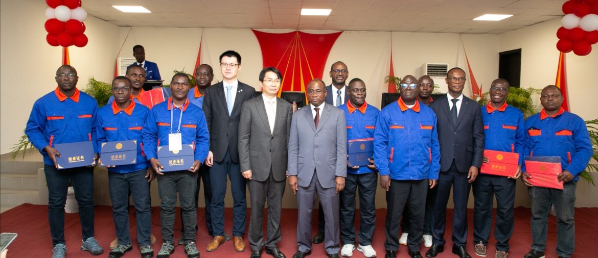 Des formateurs revenus de Chine pour redynamiser l'enseignement technique en Côte d'Ivoire.