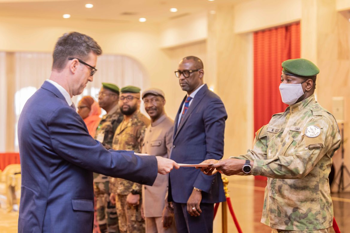 Présentation des lettres de créance