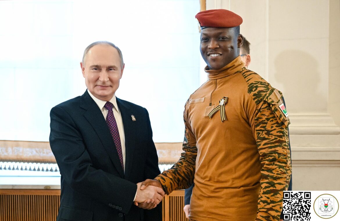 Vladimir Poutine et Ibrahim Traoré Vladimir Poutine et Ibrahim Traoré