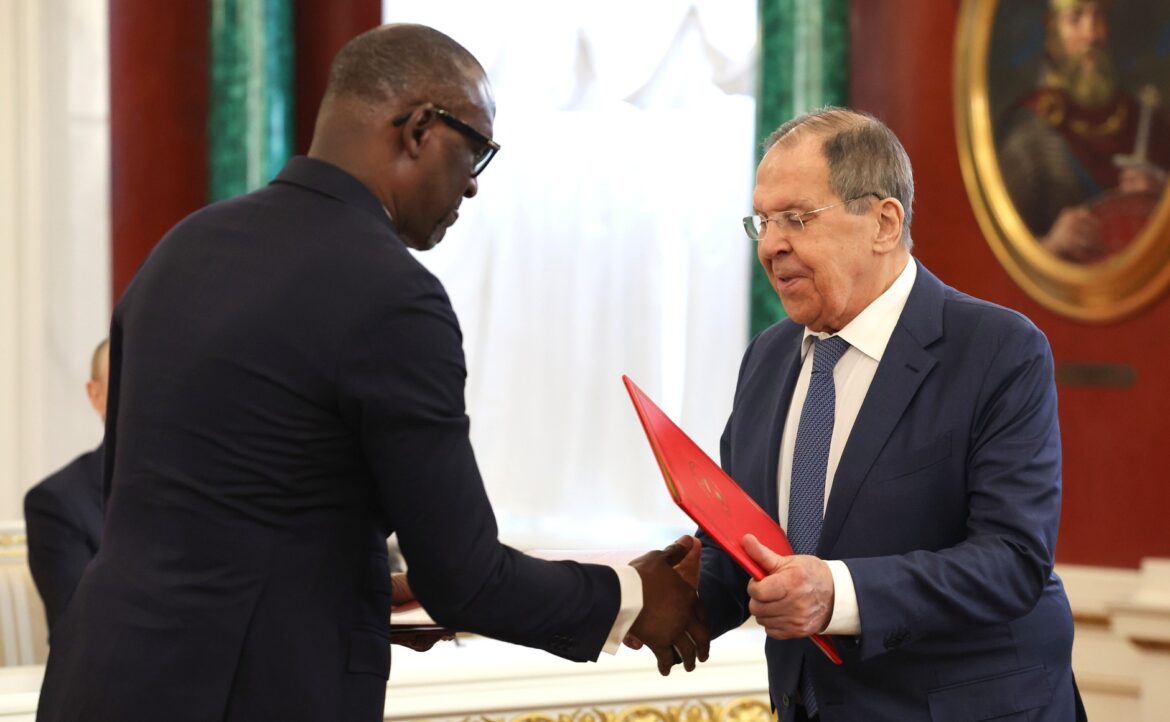Abdoulaye Diop et Serguei Lavrov Abdoulaye Diop et Serguei Lavrov