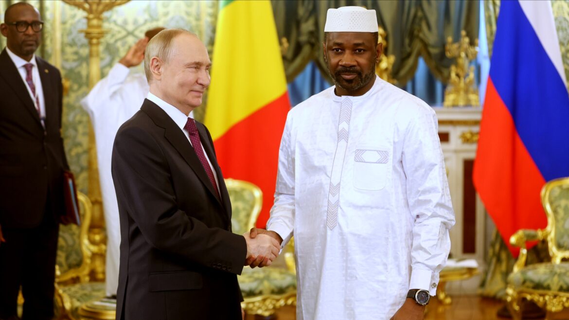 IMG_0337 Le président de la transition Assimi Goïta rencontre son homologue russe au Kremlin le 23 juin 2025.