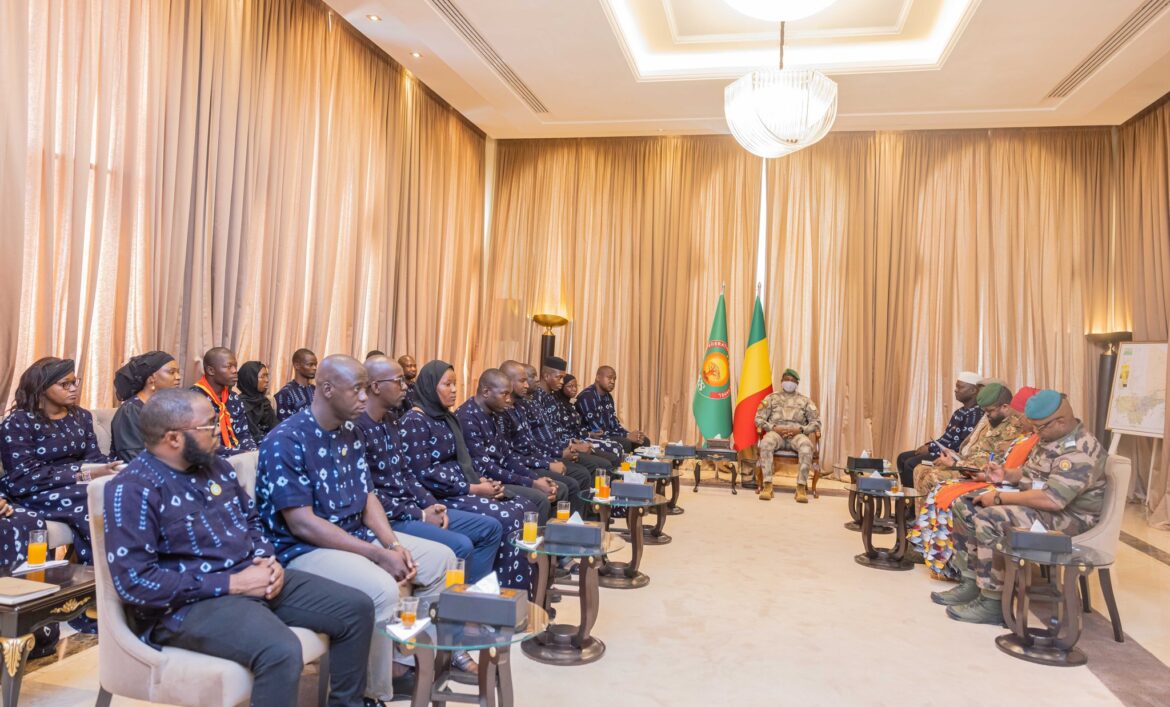 La jeunesse malienne reçue à Koulouba