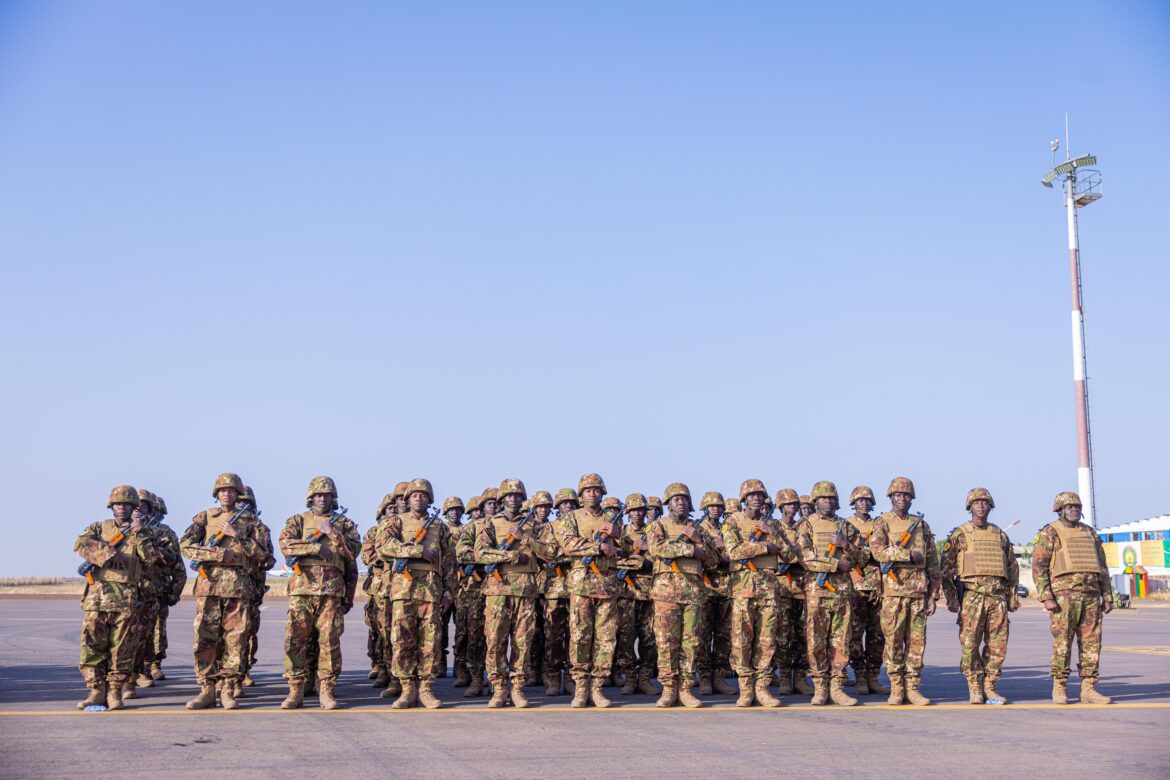 Des éléments de la Force Unifiée AES