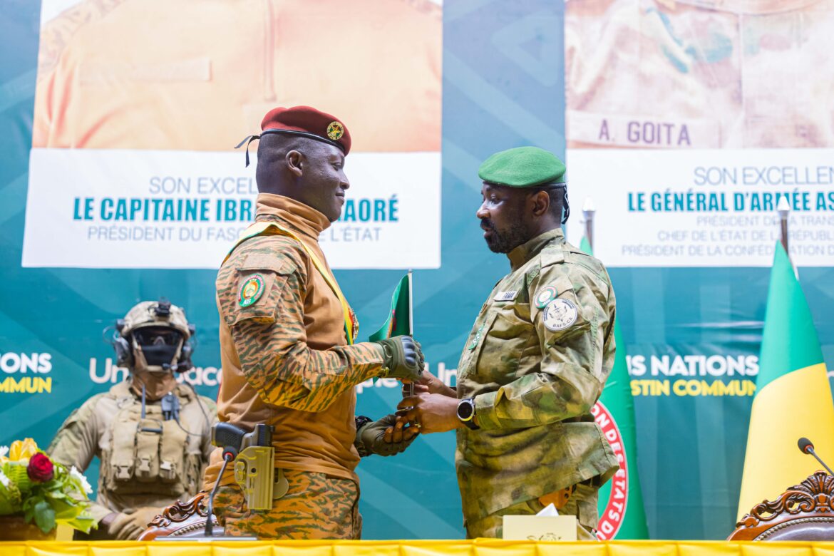 Passage de témoin entre IB et Goïta