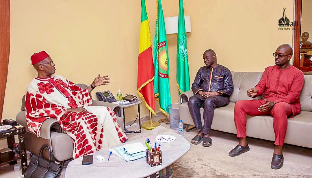 Le Ministre de la Culture reçoit le réalisateur Kalidou Sy