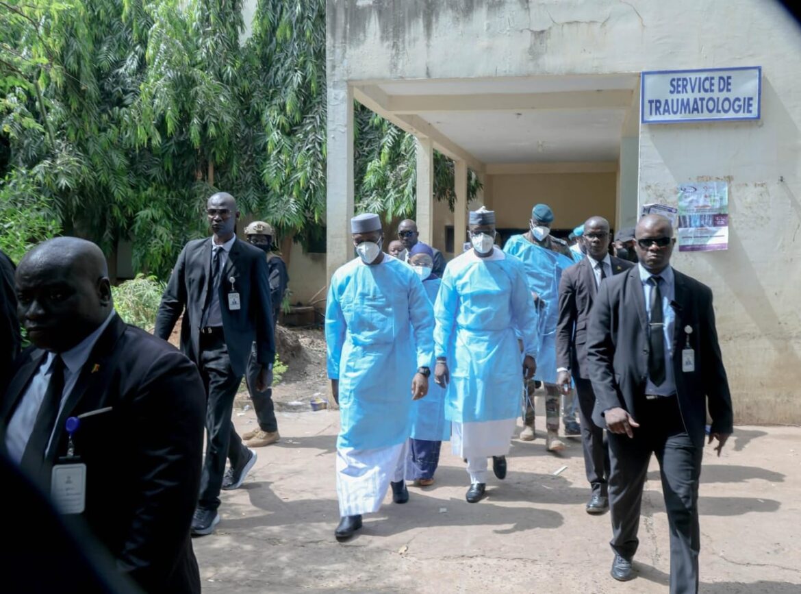 Le Premier ministre rend visite aux blessés