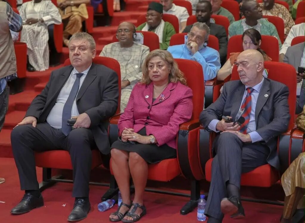 Les diplomates
