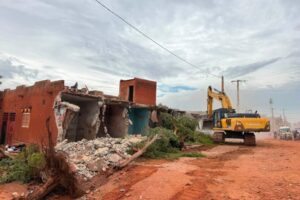 Bamako : les travaux de la route Banconi-Nonsombougou entrent dans une nouvelle phase démolition sur la route de Banconi-Nonsombougou