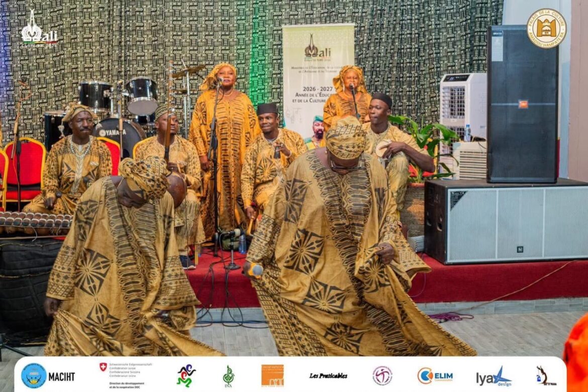 Public lors du lancement des « Concerts du Palais » au Palais de la culture de Bamako